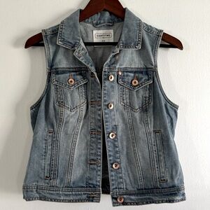 Eighty Two Brand Women’s Denim Vest Medium